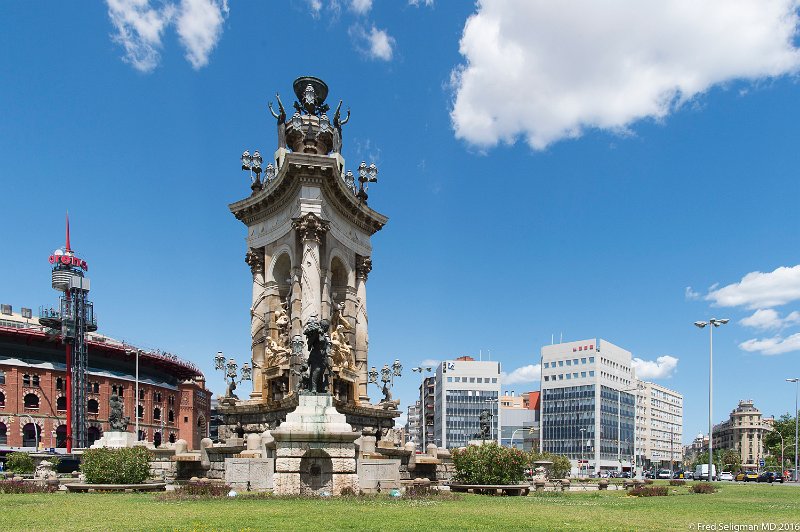 20160529_150010 D4S.jpg - Monument at Plaça d'Espanya, also known as Plaza de España in Spanish, is one of Barcelona's most important squares, built on the occasion of the 1929 International Exhibition, held at the foot of Montjuïc, in the Sants-Montjuïc district.